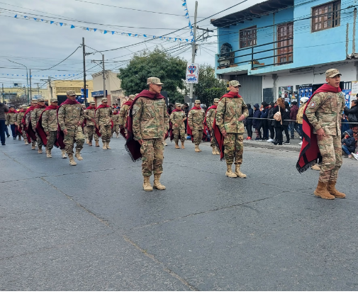 Desfile Patriótico - Participación de la Banda Municipal "25 de Mayo".