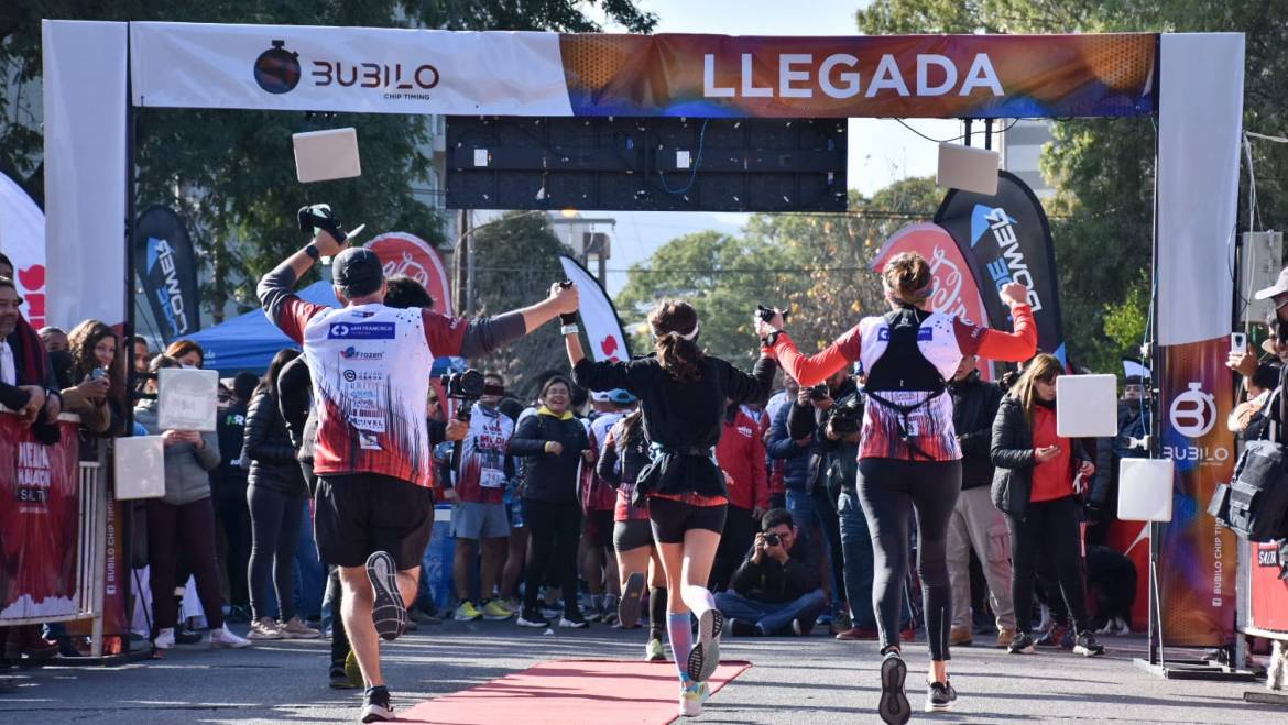 Más de 500 corredores participaron de la competencia “Media Maratón Salta”